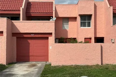 5621 NW 16th Street 1