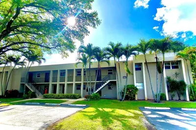 8512 Old Country Manor #231 1