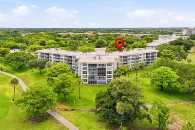 Welcome to 3800 Oaks Clubhouse Dr Bldg 70