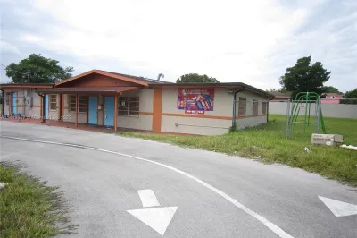 10450 NW 19th Ave 1