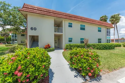 60 Woodland Drive #204 1