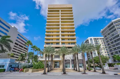 1551 N Flagler Drive #811 1
