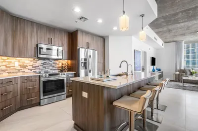 300 S AUSTRALIAN Avenue #805 1