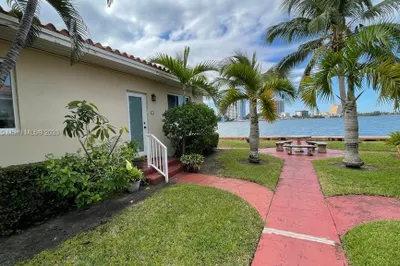 2160 Bay Dr #1-7 1