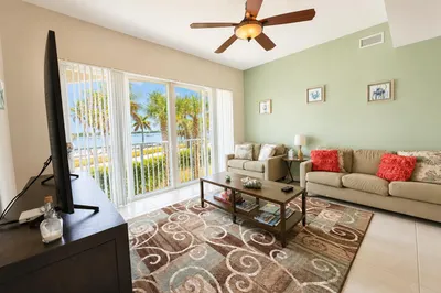 35 Harbour Isle Drive W #202 1