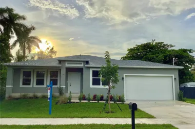 210 NW 14th Ct 1