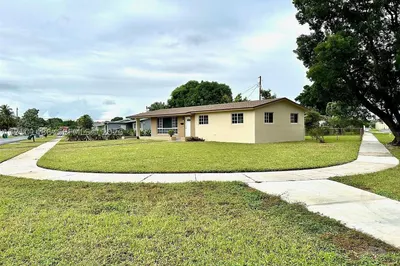 821 NW 173rd Ter 1