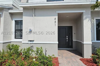 481 NE 15th St 1