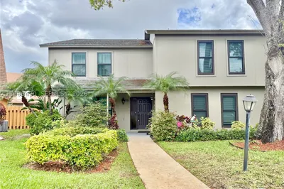 404 Sandtree Dr 1