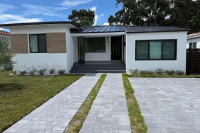 2350 SW 22nd Ave 1