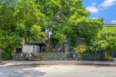 210 SW 13th Ave 1