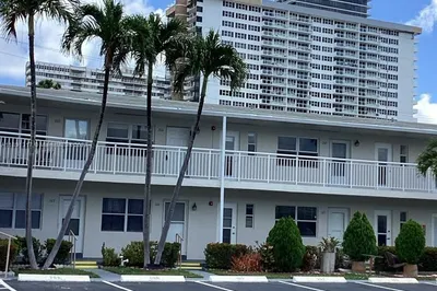 3121 S Ocean Dr #206 1