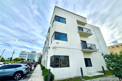 440 E 27th St #204 1