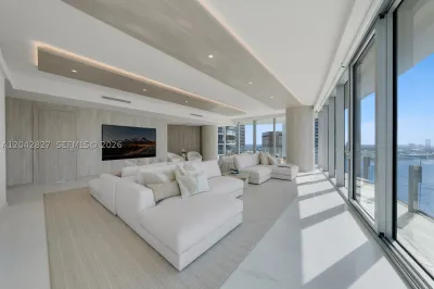 300 Biscayne Boulevard Way #2701 1