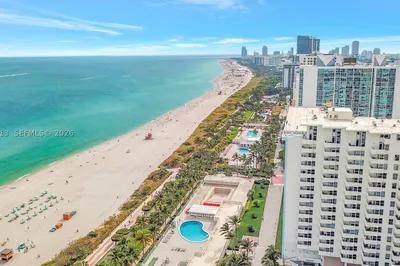 2924 Collins Avenue #303 1