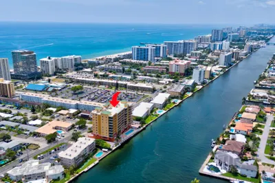 821 N Riverside Drive #302 1