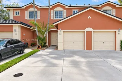 904 NW 100th Ave 1