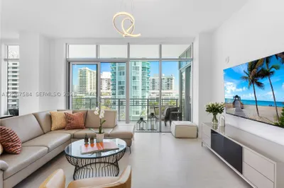 6101 Aqua Ave #703 1