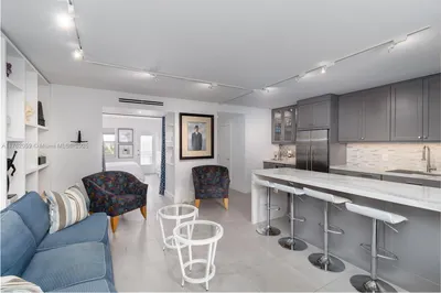 1545 Euclid Ave #5C