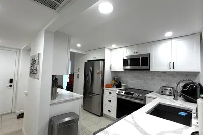 20 ROYAL PALM Way #3020 1