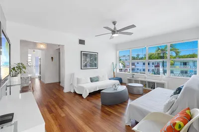 1235 Euclid Ave #9 1