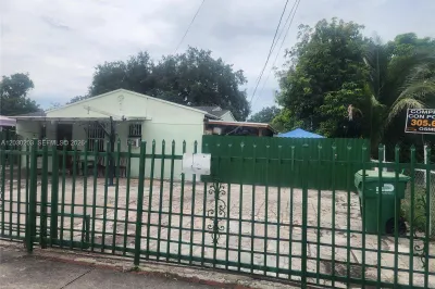 2130 NW 92nd St 1