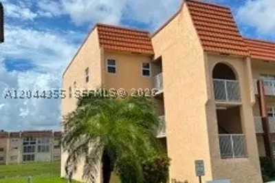 9010 Sunrise Lakes Blvd #301 1