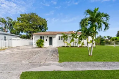 8523 NW 35th Pl 1