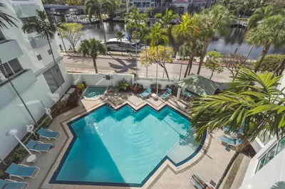 401 SW 4th Avenue #402 1