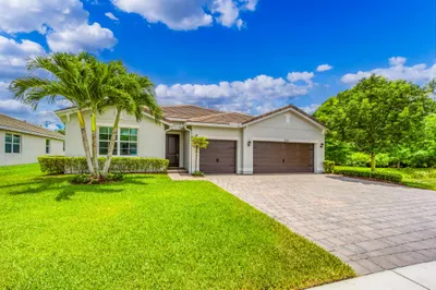 2571 SW Berry Park Circle 1