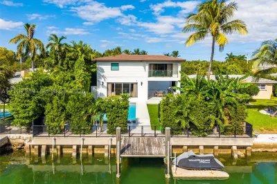 710 S Shore Dr 1