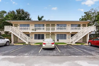2160 NE 42nd Court #1 1