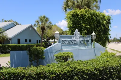 3883 Island Club Circle W 1