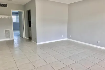 2309 S Federal Highway #10