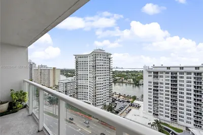 5701 Collins Ave #1711 1