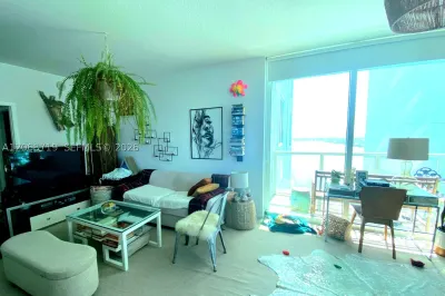 1900 N Bayshore Dr #2405 1
