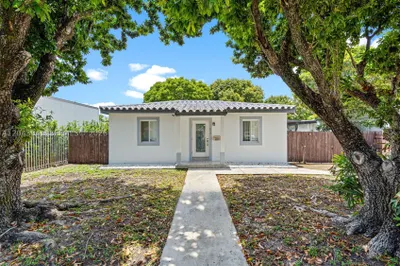 270 NW 51st Ave 1