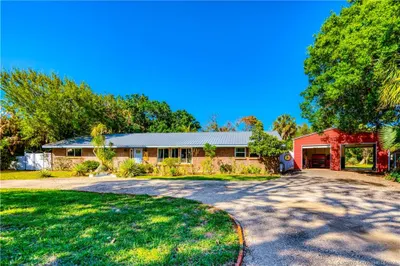 1776 NW Palmetto Court 1