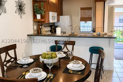 2821 Somerset Dr #312 1