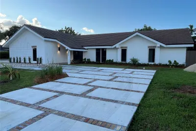 8885 SW 76th Te 1