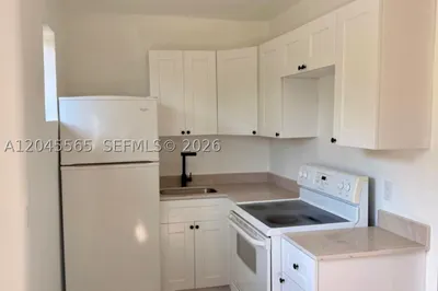 7535 NE 2nd Ct #4 1