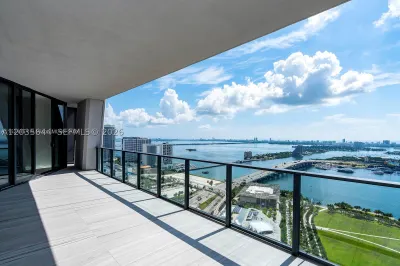 1000 Biscayne Blvd #4802 1