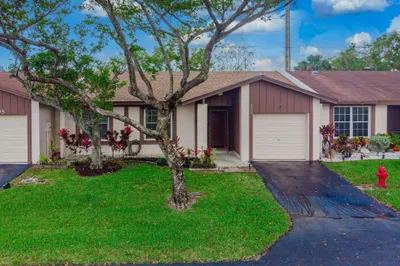 5300 Breadfruit Circle 1