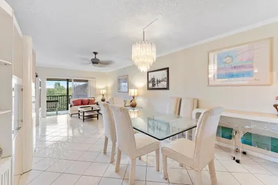 3900 NW 76th Avenue #307 1