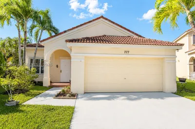 777 Tanglewood Cir 1