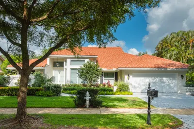 1055 Parkside Circle N 1