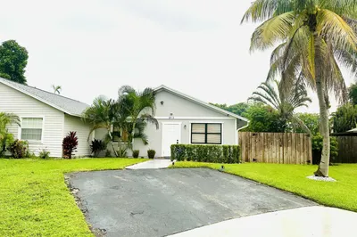 8715 Sol Terrace 1