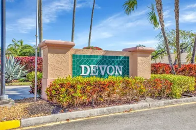 7302 S Devon Dr #307 1