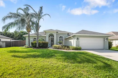 782 SW Sail Terrace 1