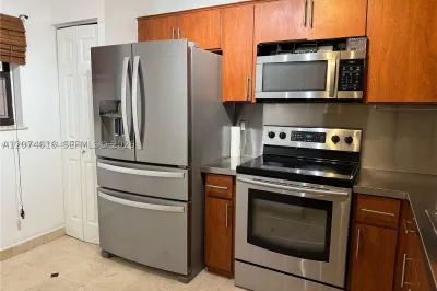20800 NE 8th Ct #206-17 1